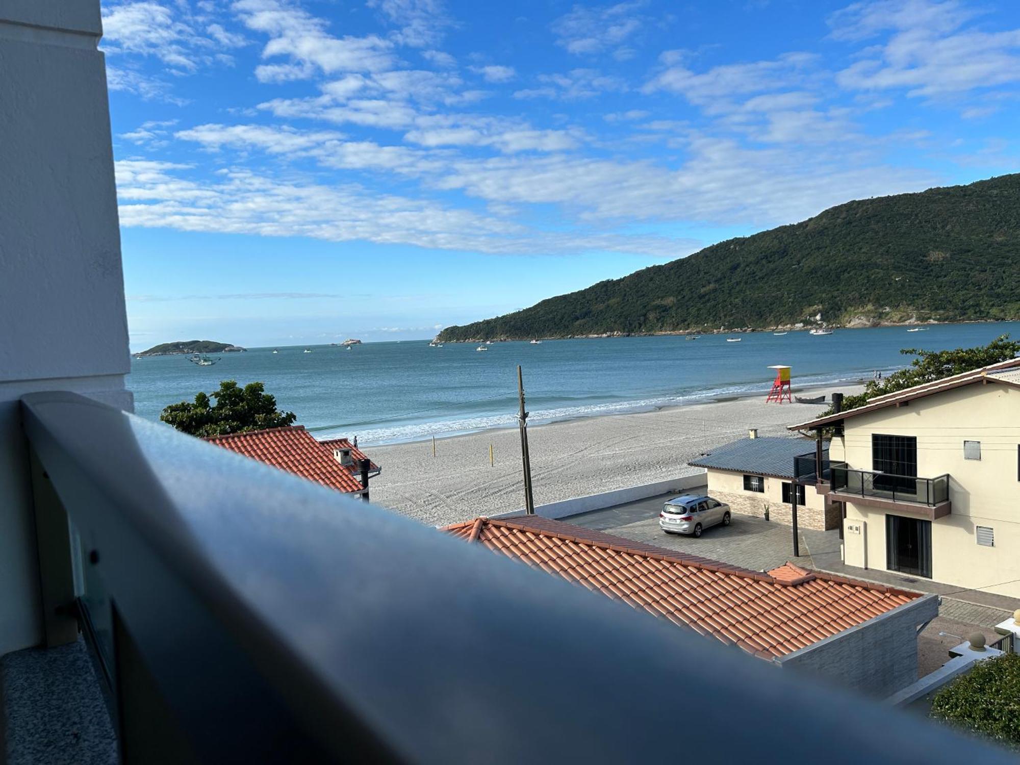 Golfinhos Apartahotel 4*